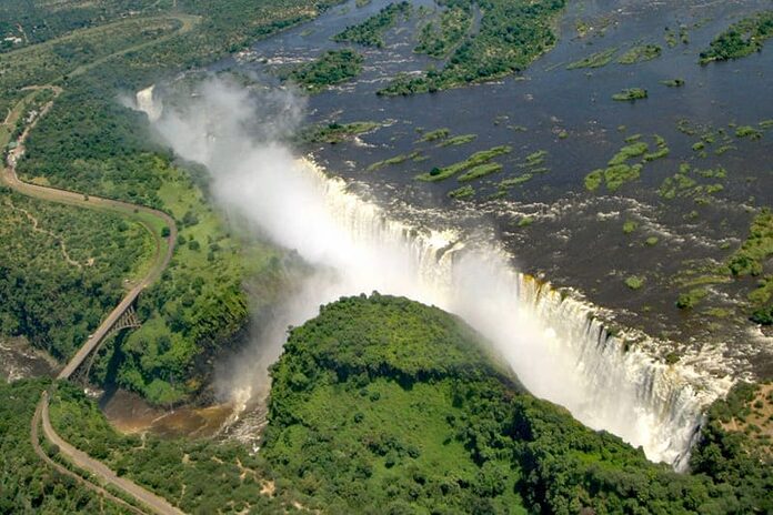 Chutes Victoria, frontière naturelle entre la Zambie et le Zimbabwe