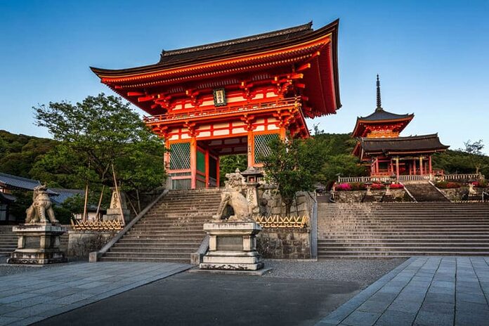 Temple de Kiyomizu-dera à Kyoto au Japon